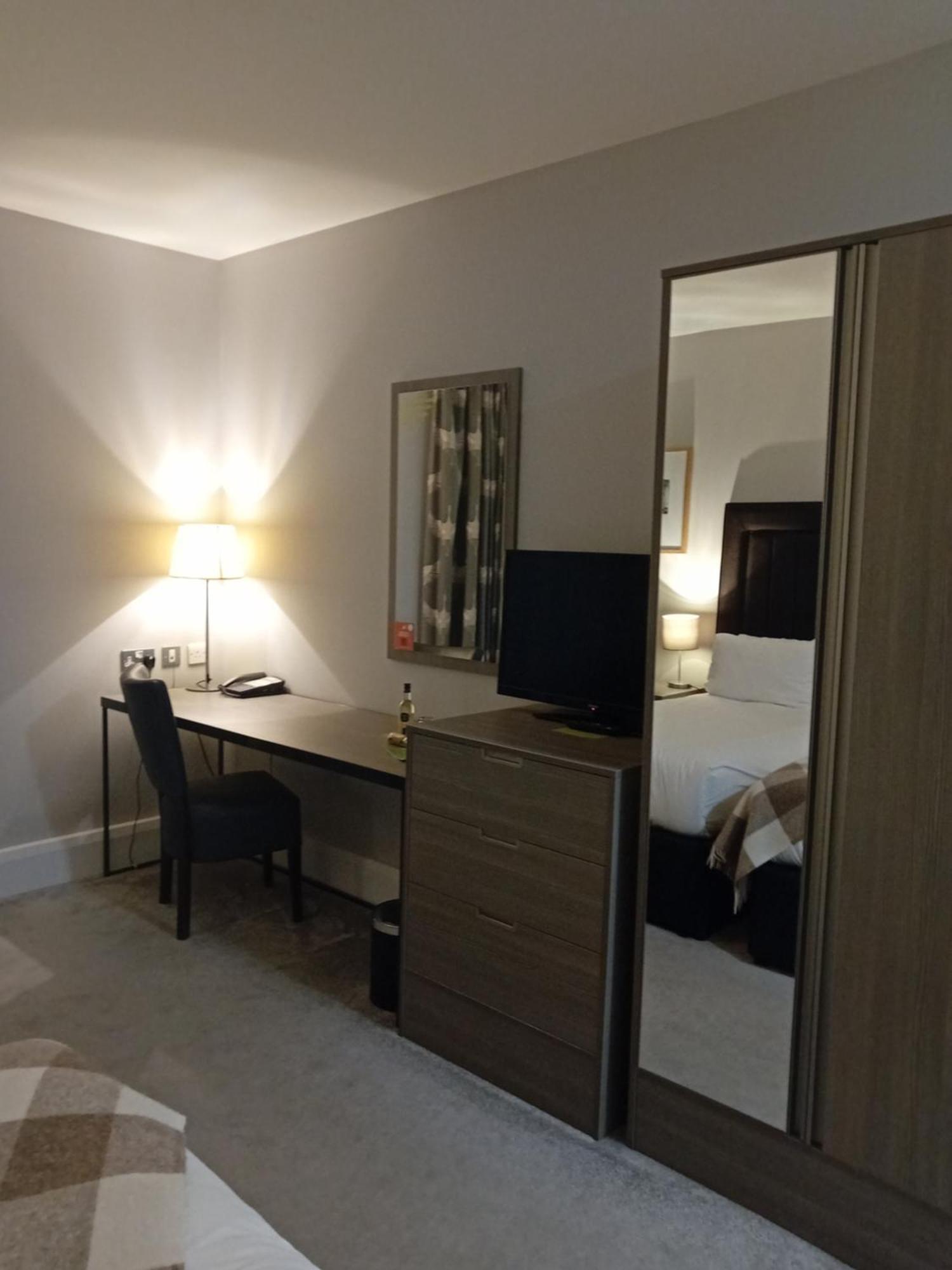 Holiday Inn Dumfries By Ihg Екстер'єр фото